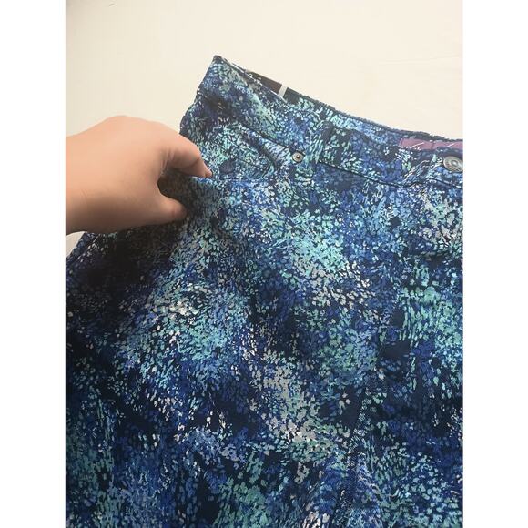 Gloria Vanderbilt Ladies Amanda Short Classic Five Pocket Style NWT Size 14 - Picture 2 of 7